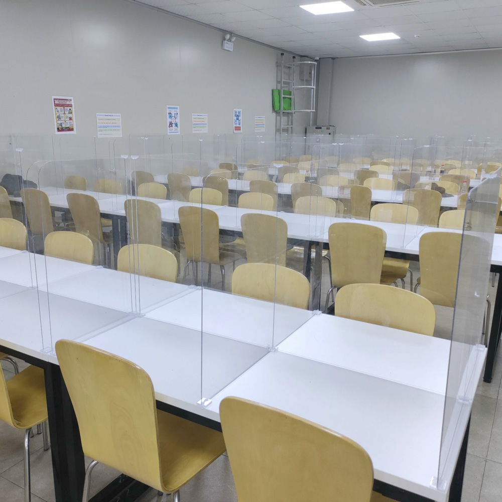 Vách ngăn bàn ăn