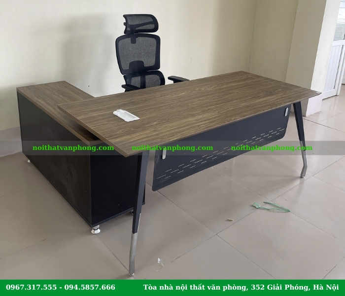 Cung cấp bàn lãnh đao tới cụm công nghiệp Nham Sơn