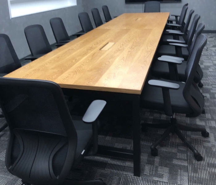 Ghế xoay lưới văn phòng không gian phòng họp