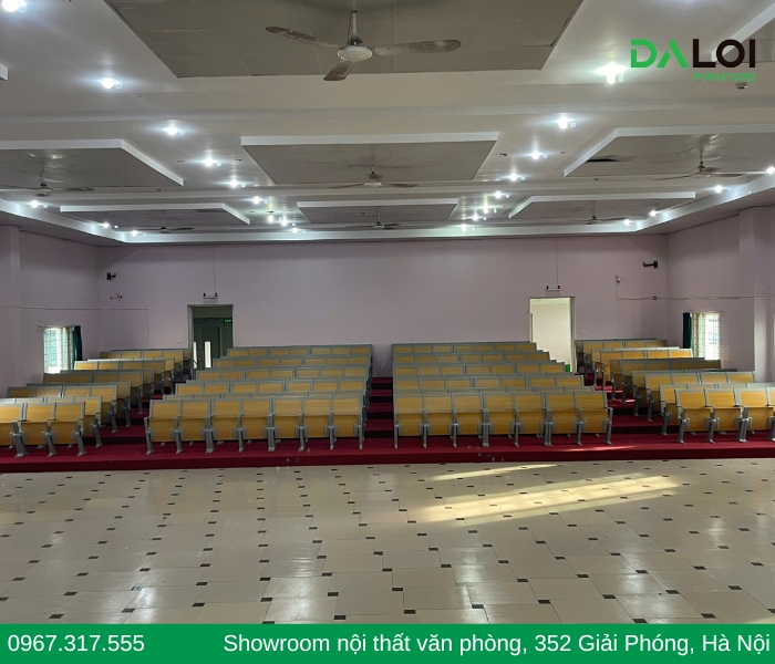 Hoàn thành thi công nội thất giảng đường tại trường tiểu học I-Sắc Niu-Tơn