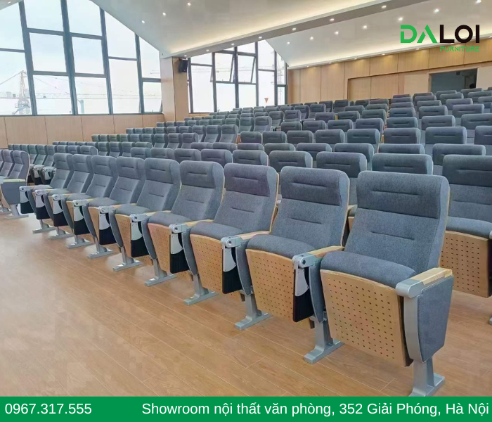Lợi ích của ghế hội trường có bàn viết trong đào tạo