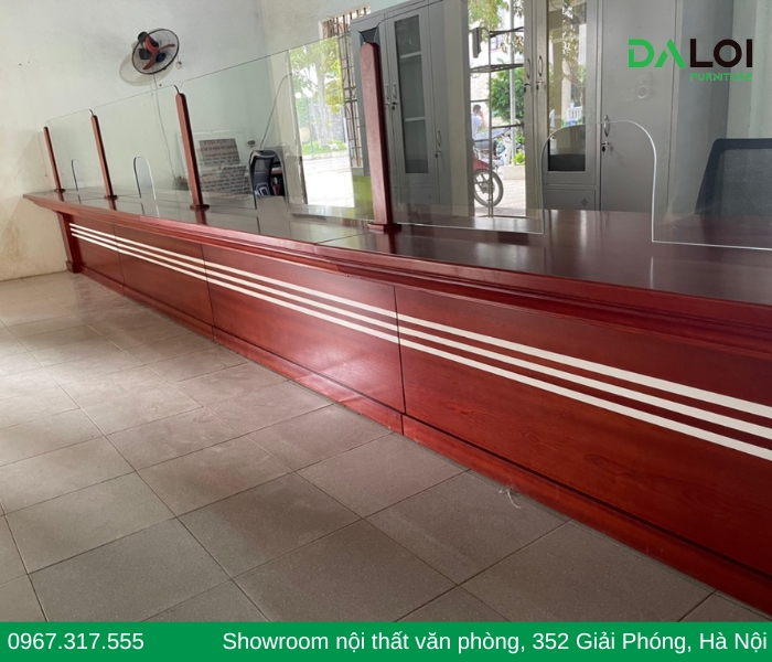 Vì sao cần chú trọng thiết kế bàn quầy ủy ban xã thân thiện với người dân?