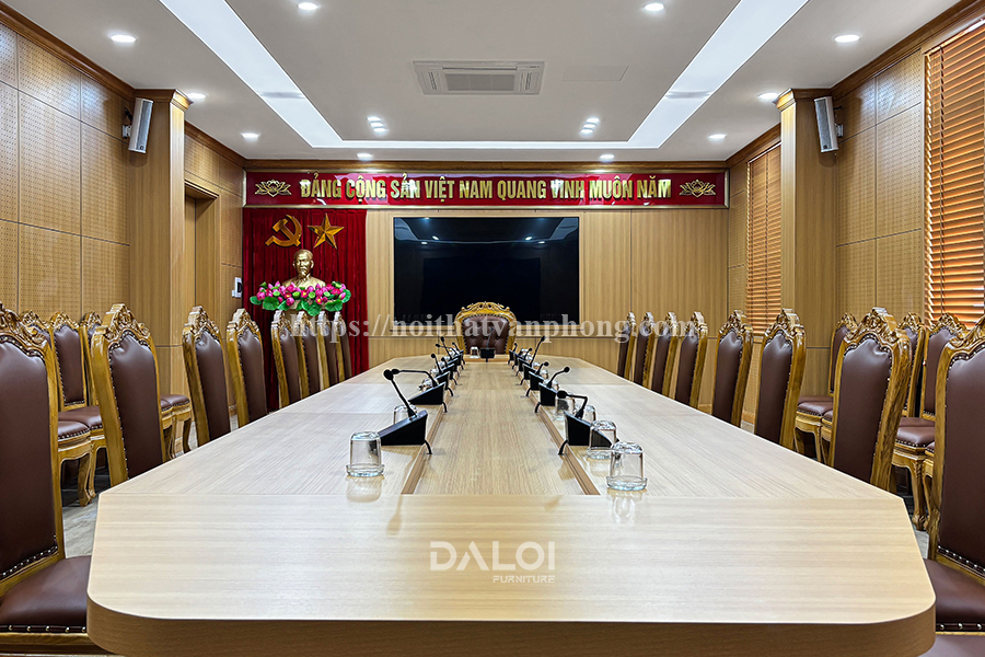 Thi công nội thất phòng họp tại Đảng ủy phường Phú Thượng