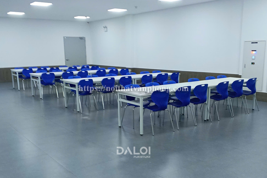 Cung cấp bàn ghế ăn công nghiệp tại công ty TNHHH ECI VINA