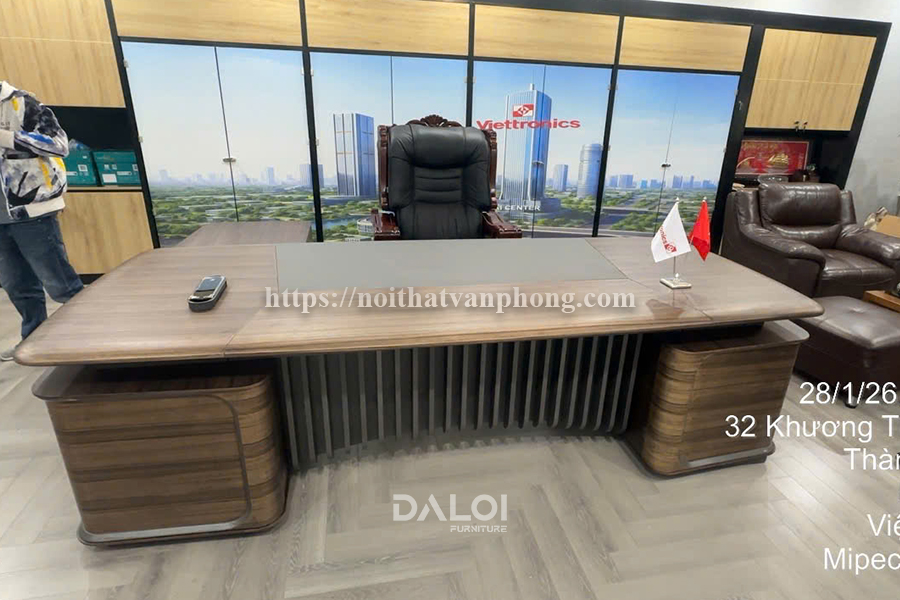 Hình ảnh thực tế bàn giám đốc cao cấp SC-02T2822